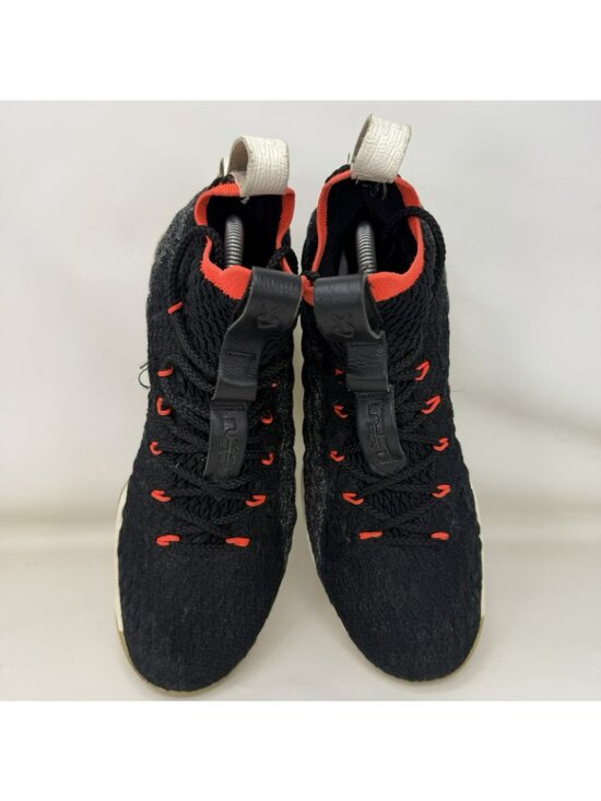 Athletic_Shoes